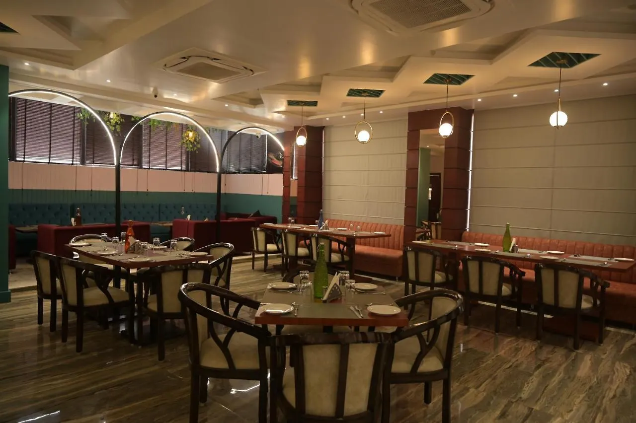 Hotel Magic Leaf Varanasi