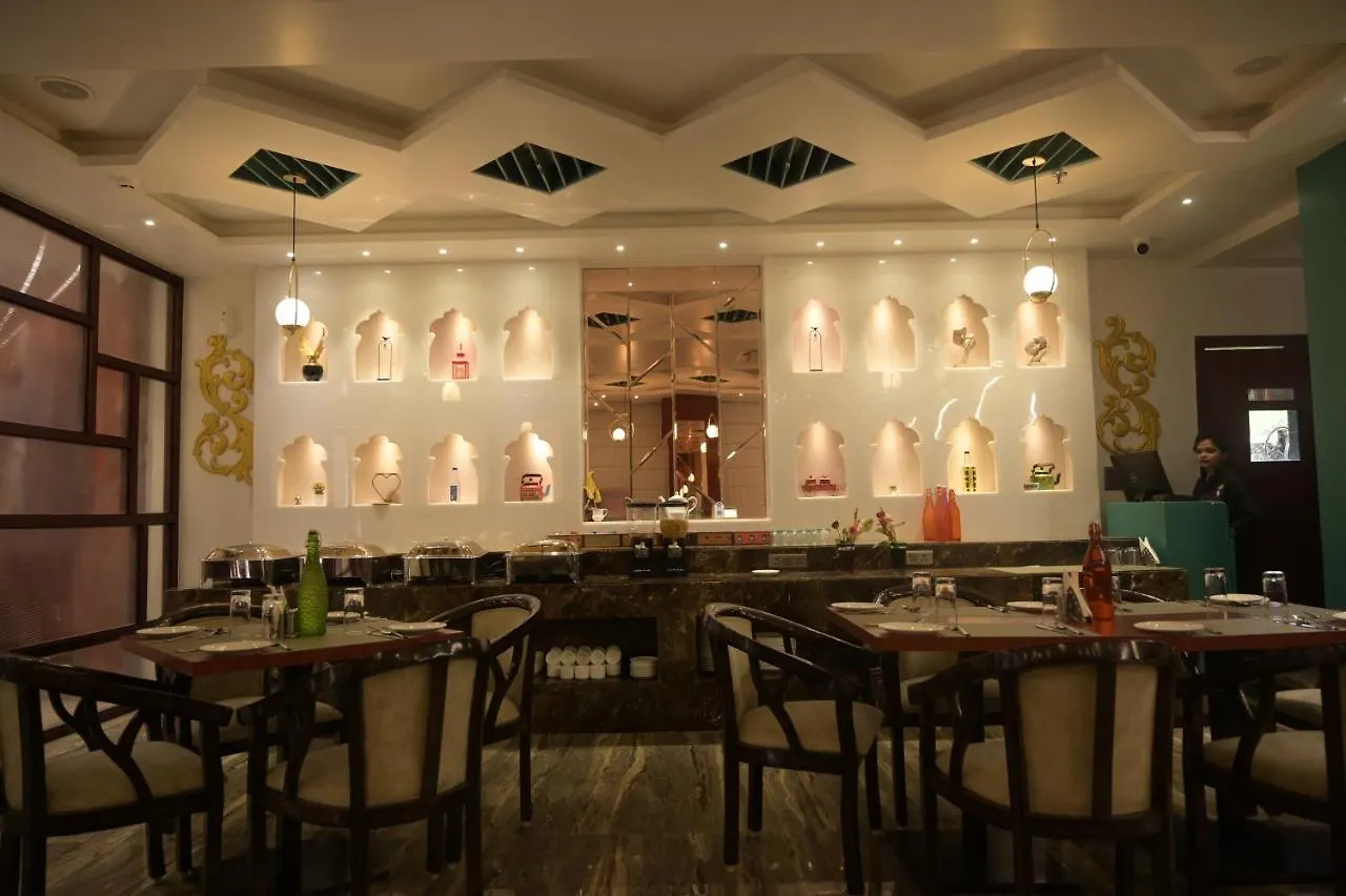Hotel Magic Leaf Varanasi
